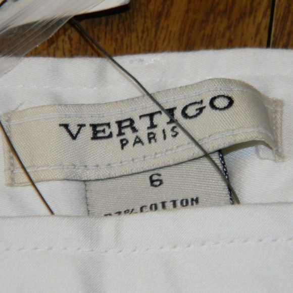 Vertigo Paris 6 Off White Ivory Dress Shorts NWT - Picture 3 of 4